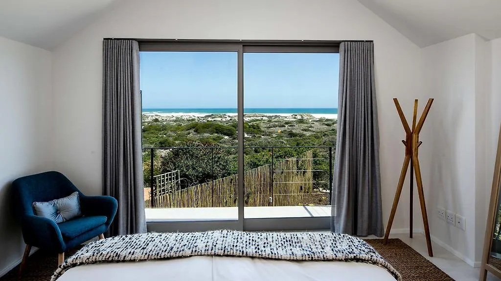 Villa Willow Beach House - With Backup Power Noordhoek